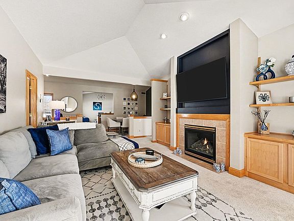 3rd image of 14461 Freesia Way