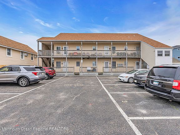 5th image of 113 Lincoln Avenue #4