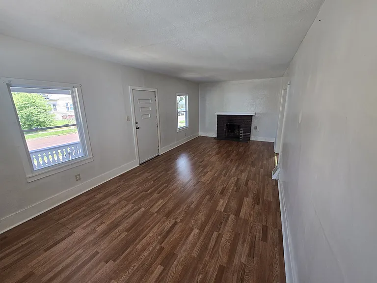 598 Talbot Ave — Photo 4