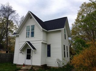 1602 State St, Grawn, MI 49637