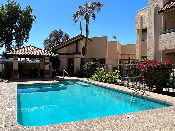5th image of 2820 W Laurel Ln APT 223
