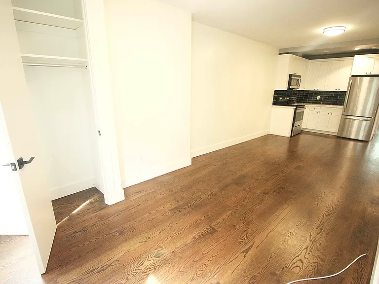 425 S 5th St #4F — Photo 8