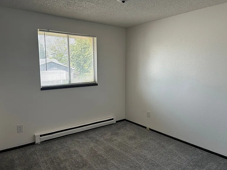 3921 N Napa St — Photo 9