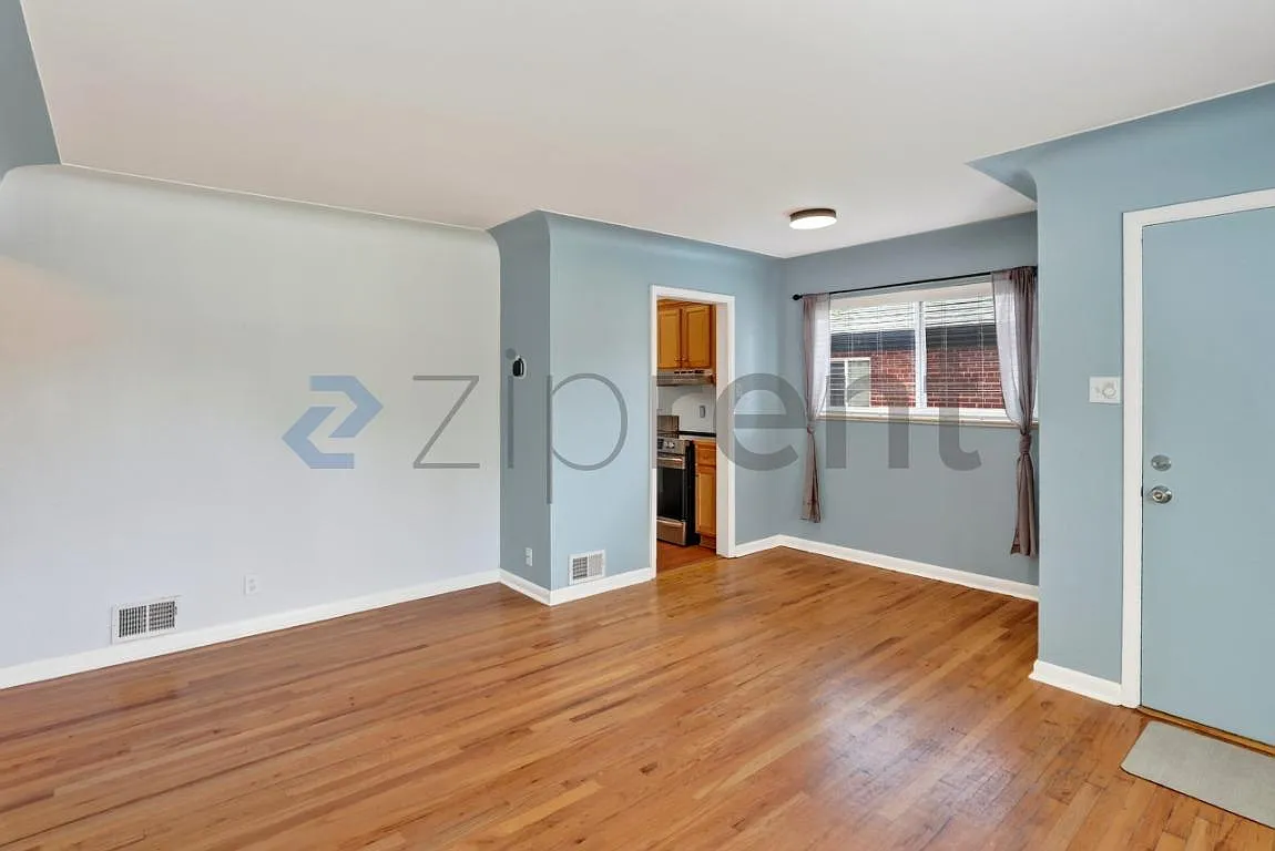 3 bed, 1500 sqft, $2,495 — Photo 4