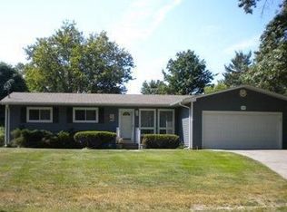 33 Sands St, Pentwater, MI 49449