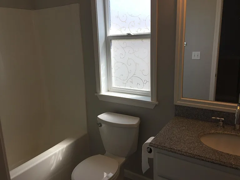 215 SW Sanna Ct — Photo 13