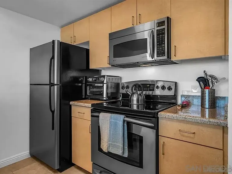 425 W Beech St #1556 — Photo 9