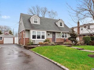 347 Whittier Ave, Levittown, NY 11756