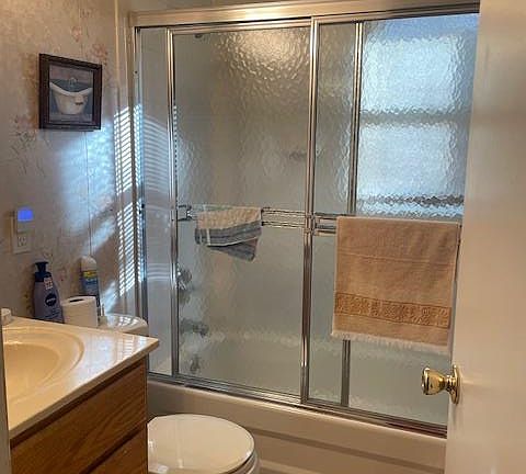 5th image of 82 Azalea St