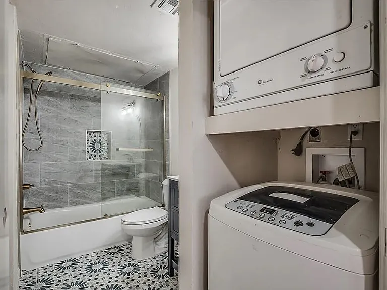 403 Shawmont Ave #C — Photo 4