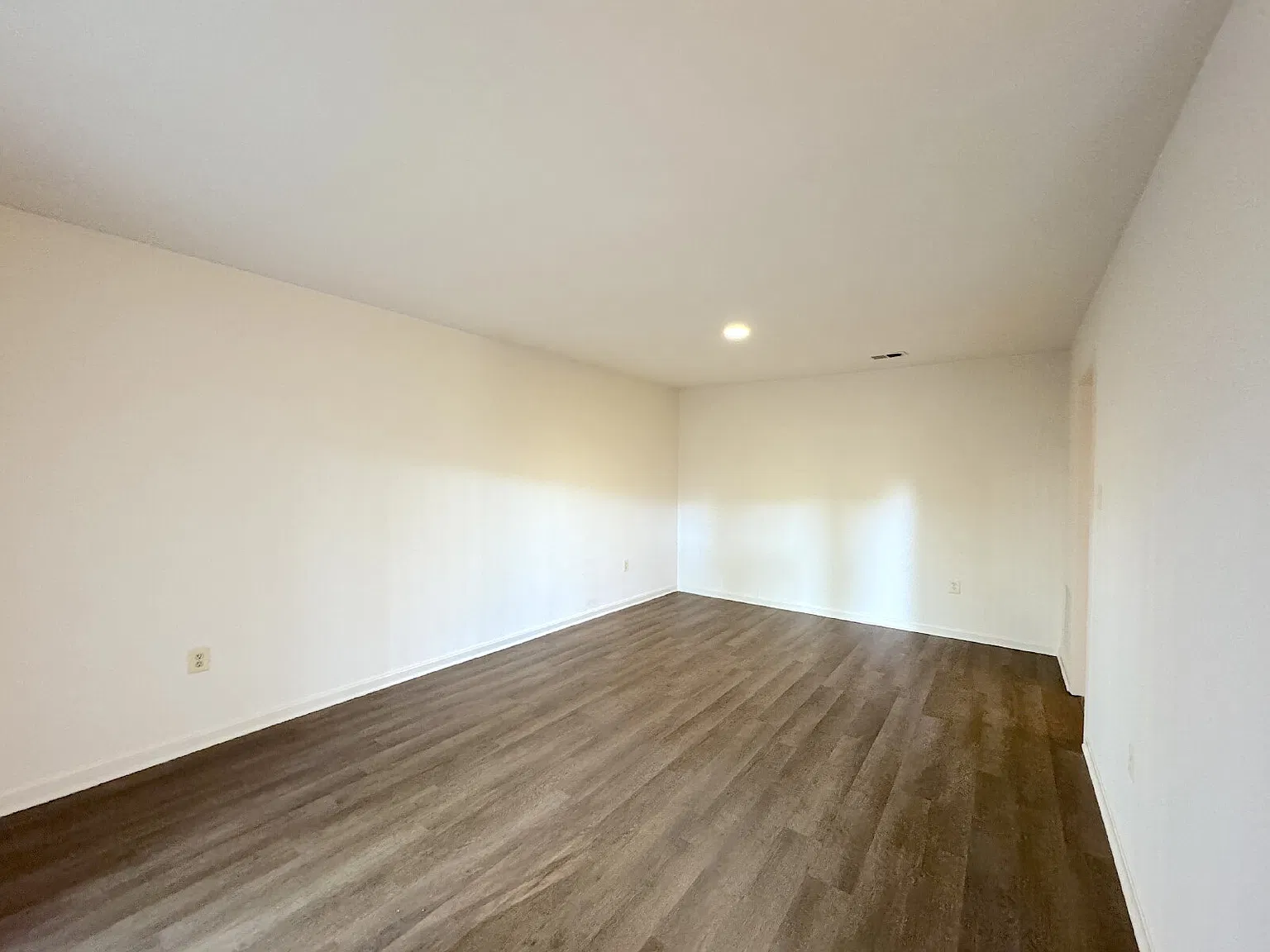 1 bed, 1.0 bath, $1,900 — Photo 2