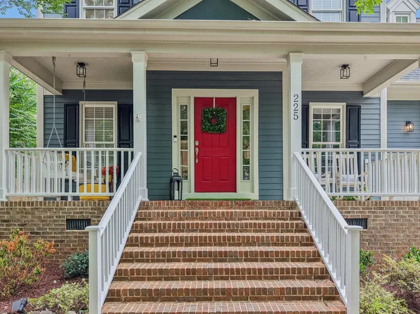 225 Brookberry Rd, Holly Springs, NC 27540