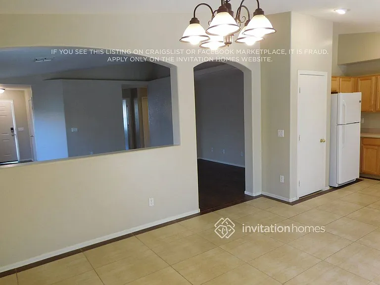 7015 S 23rd Ln — Photo 4