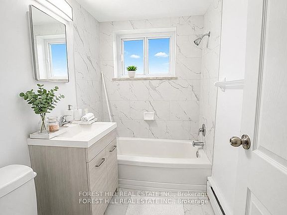 4th image of 92 Robinson St #504