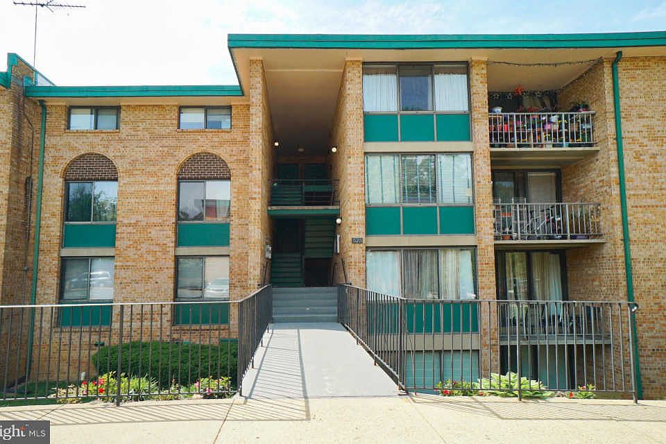 1st image of 525 N Armistead St APT 202