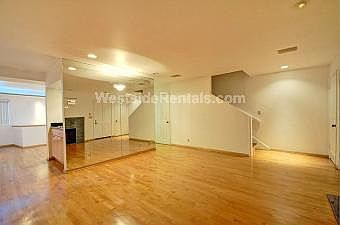 1st image of 16030 Moorpark St APT 4