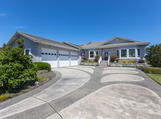 93 E Seashore Ln, Sequim, WA 98382