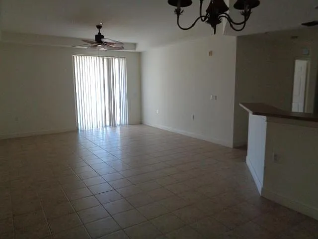 2 bed, 1096 sqft, $1,700 — Photo 3