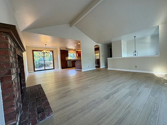 5th image of 802 S 31st St