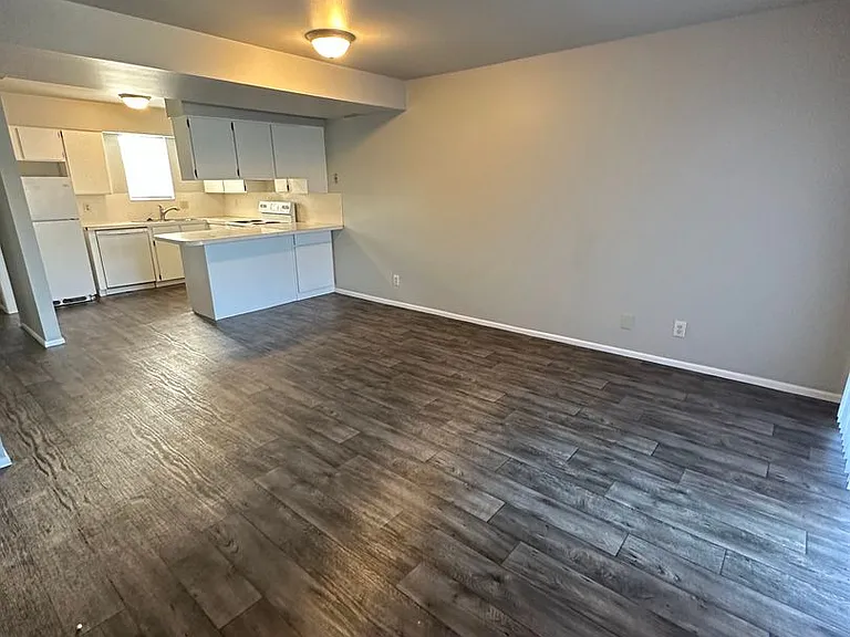Eastridge — Photo 3