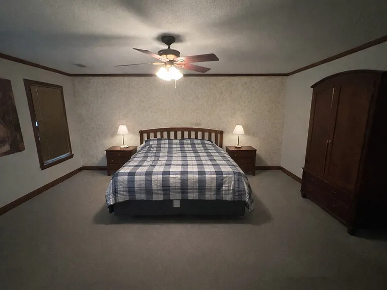 Master Bedroom (Approx. 17 x 15)