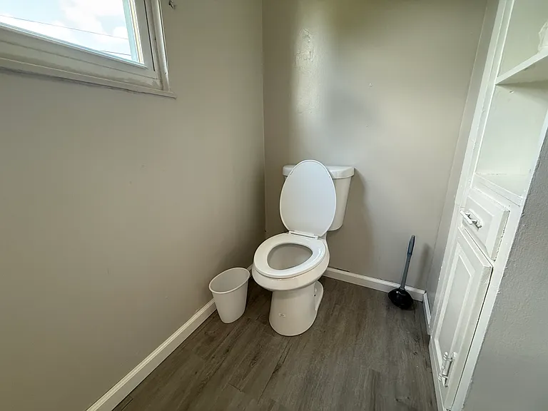 Master suite bathroom