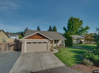 709 E Milton St, Lebanon, OR 97355