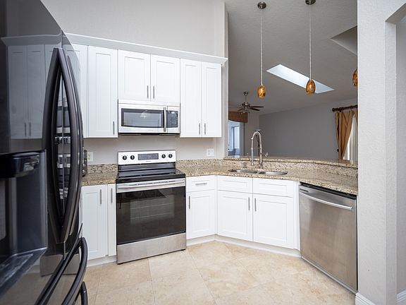5th image of 464 Gleneagles Dr