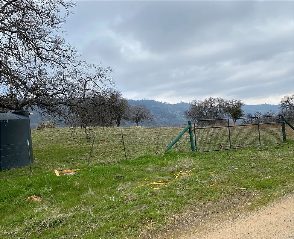 3266 Elizabeth Ln photo 1