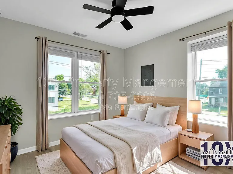 1213 E Whittier St — Photo 15