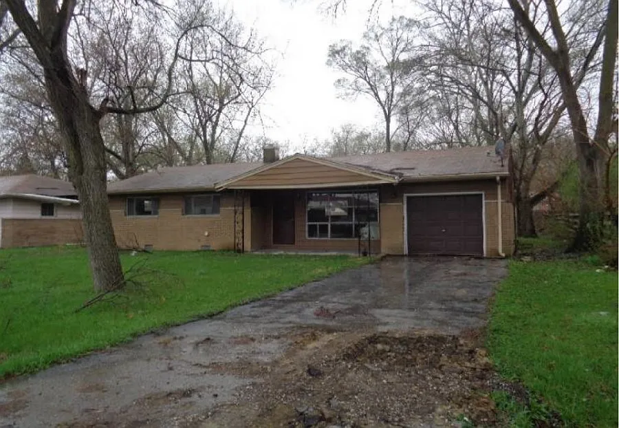 16616 Sawyer Ave photo 1