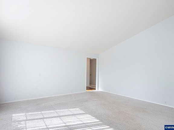 4th image of 4653 Sunflower Way NE