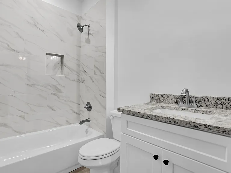 777 Hanley St — Photo 9