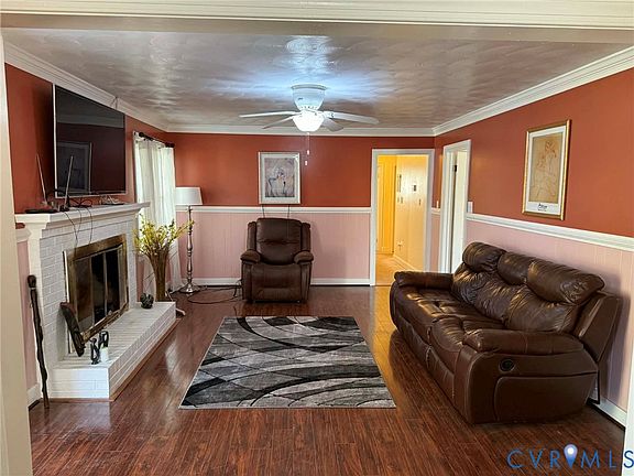 3rd image of 8295 Franklin Ln