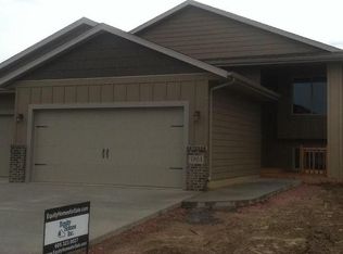 7904 W Pettigrew Ln, Sioux Falls, SD 57106