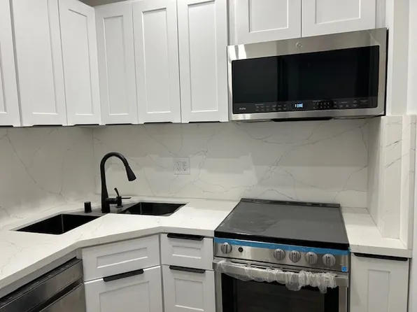 15737 1/4 Sutton St #1, Encino, CA 91436