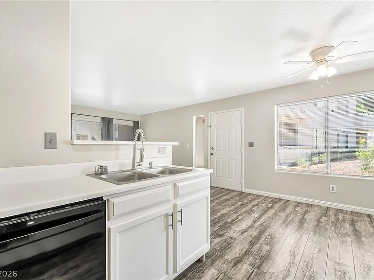 3060 Tarpon Dr #102 — Photo 9