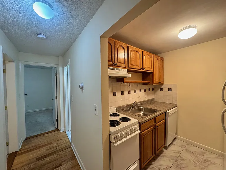 82 Highland Ave — Photo 4