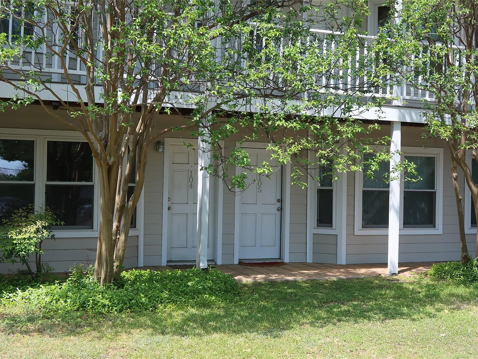 1 bed, 1.0 bath, 377 sqft, $1,050 — Photo 3
