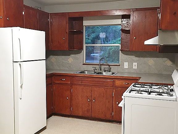 2nd image of 2105 Ebony Ave