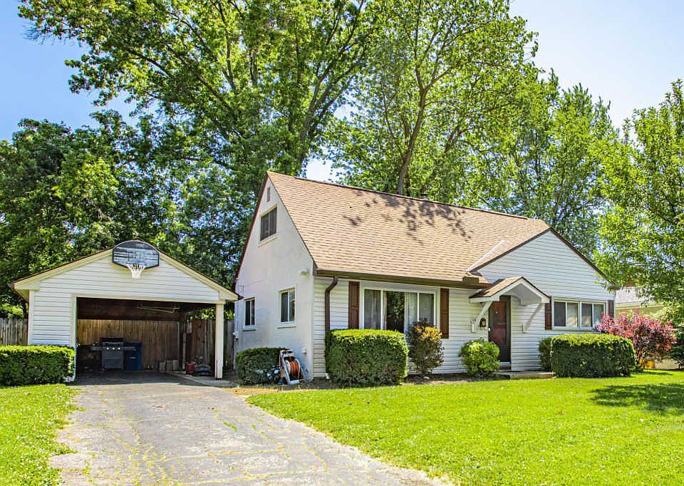1st image of 301 Gary Lee Dr
