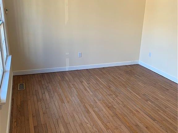 5th image of 3124 Newington Ct
