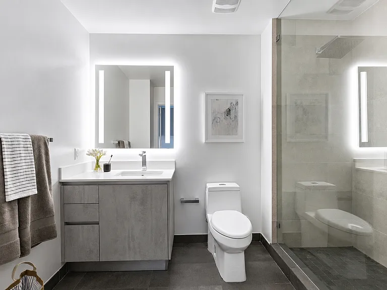 214 NW 25th St #10 — Photo 9