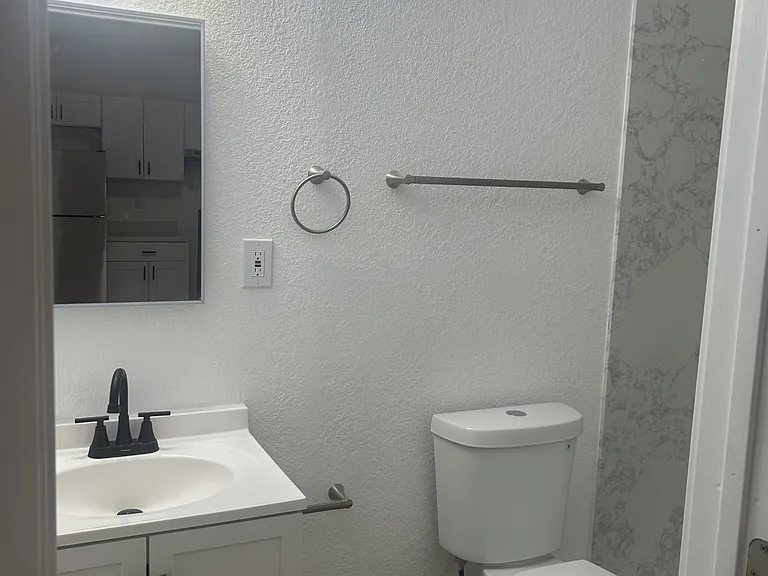 430 S Washington St — Photo 13
