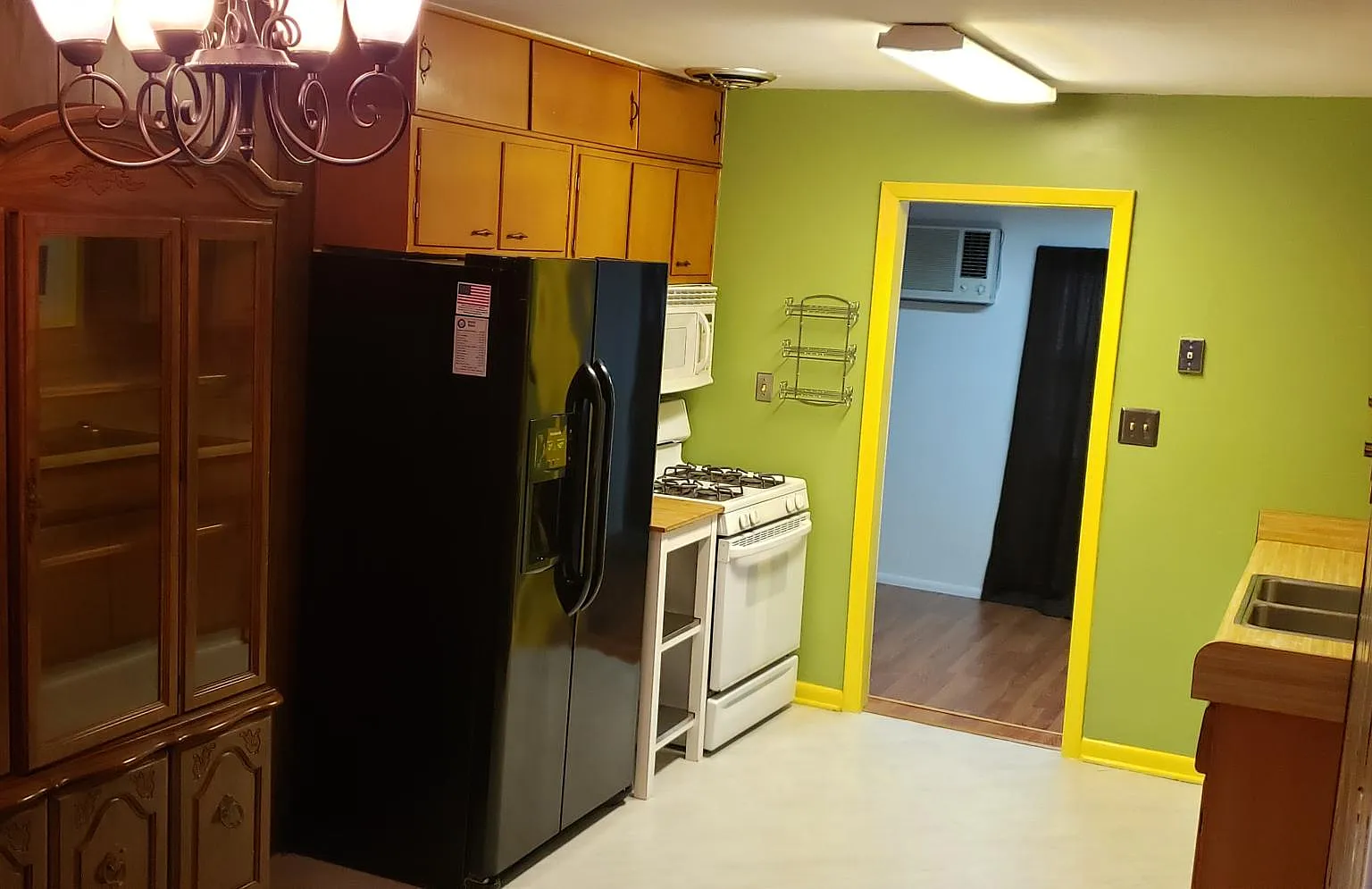 2305 NE 10th Terrace — Photo 4
