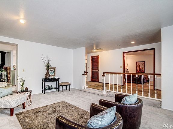 5th image of 7826 Sapphire Dr SW