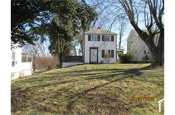 866 Craig St photo 1