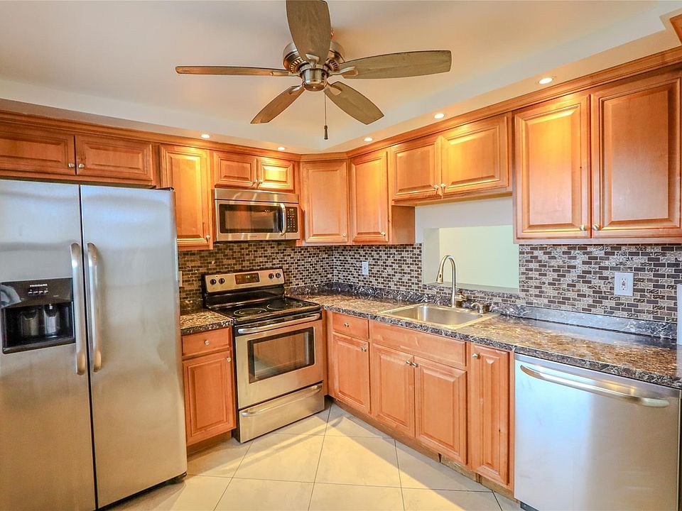 1st image of 121 SE 3rd Avenue #308