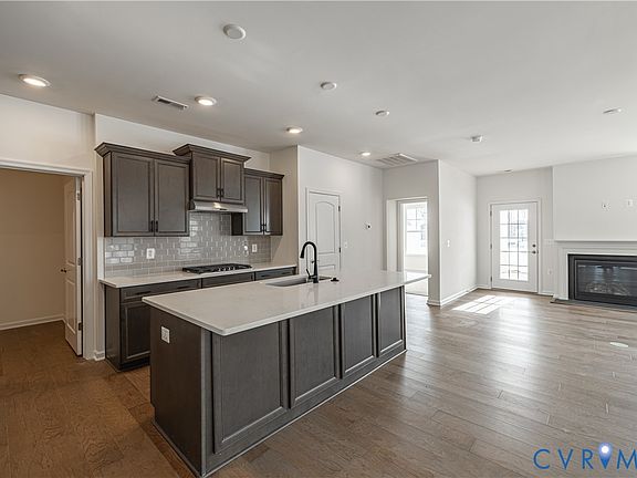 3rd image of 497 Bayberry Ln