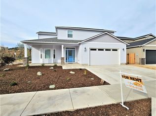 352 Willow Springs Dr, Talent, OR 97540